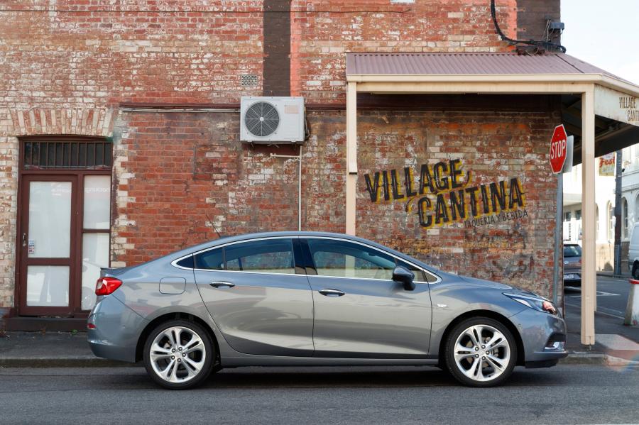  Holden Astra Sedan 2017 года  (фото 22 из 42)